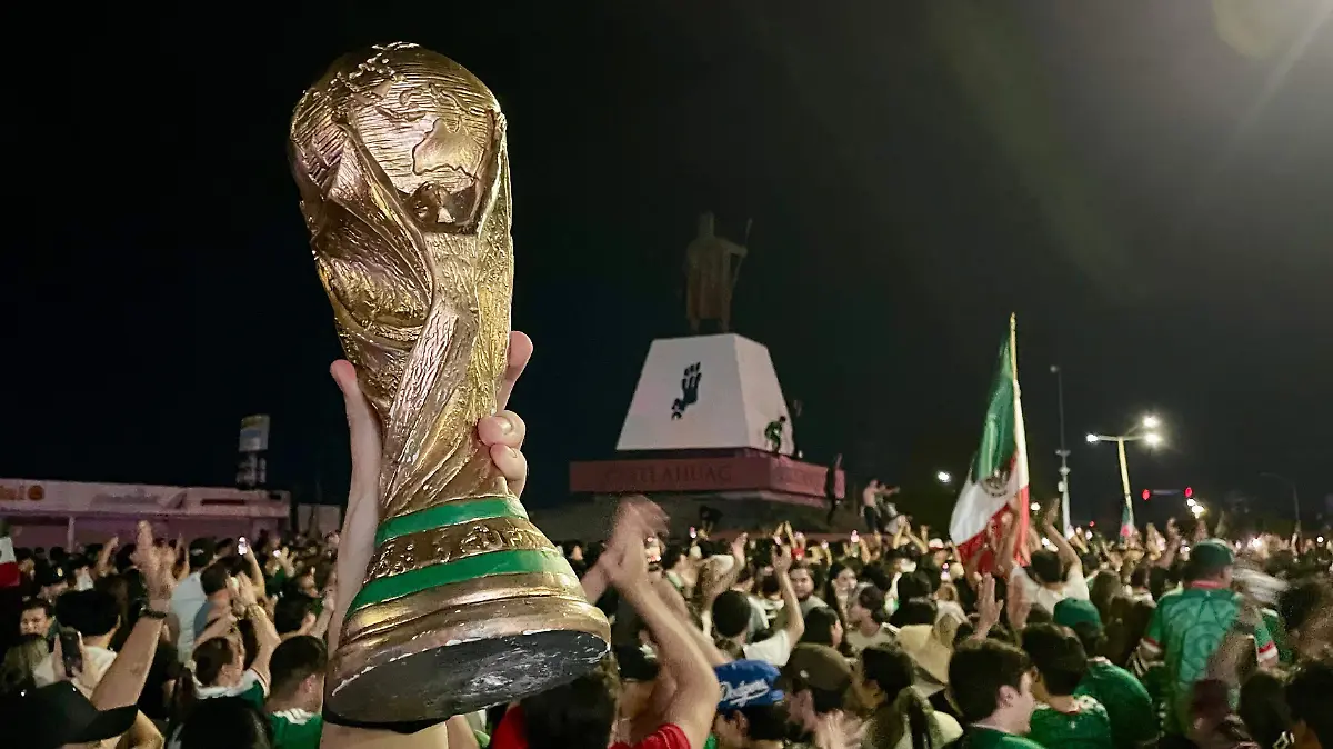 Celebración en la glorieta tras el triunfo de México vs Ecuado 2026 5