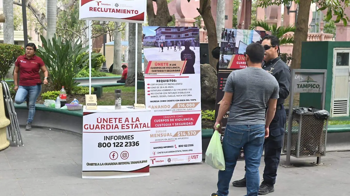 Módulo de reclutamiento de la corporación en plaza de armas