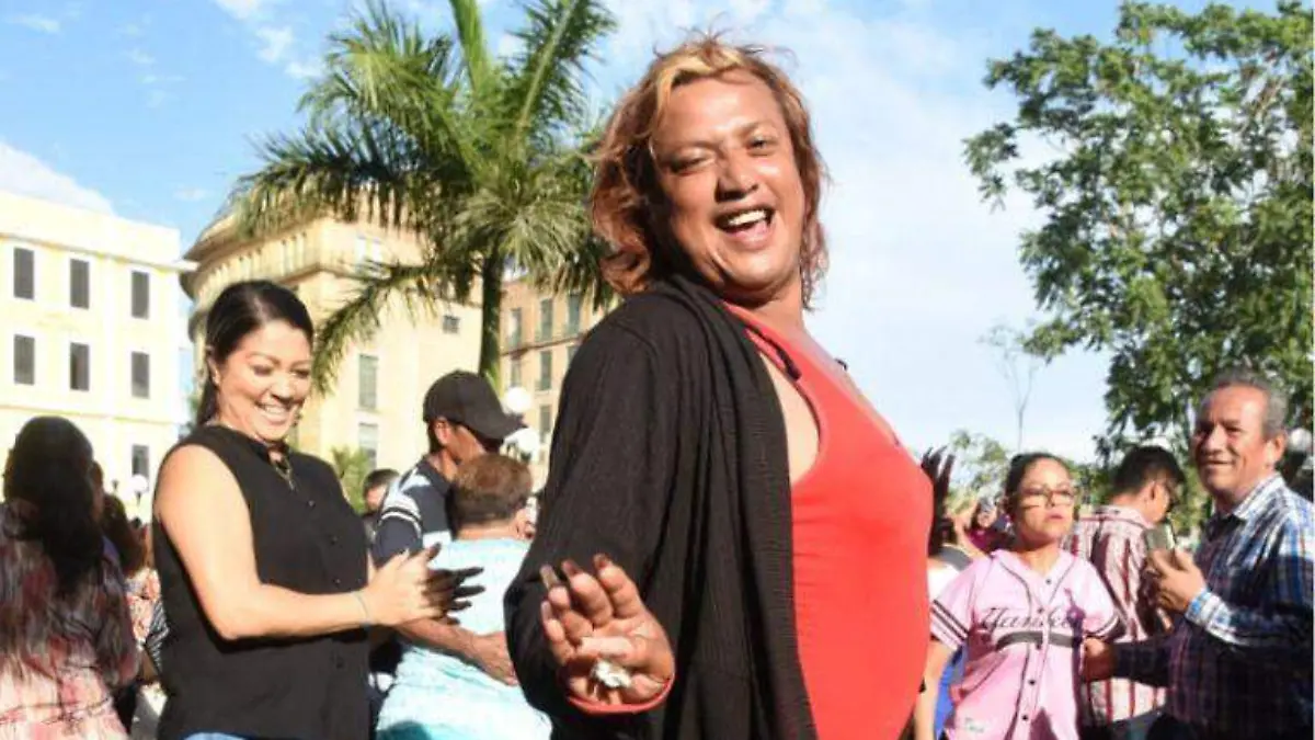 La Chona de la colonia Morelos asiste al baile en la Plaza Hijas de Tampico