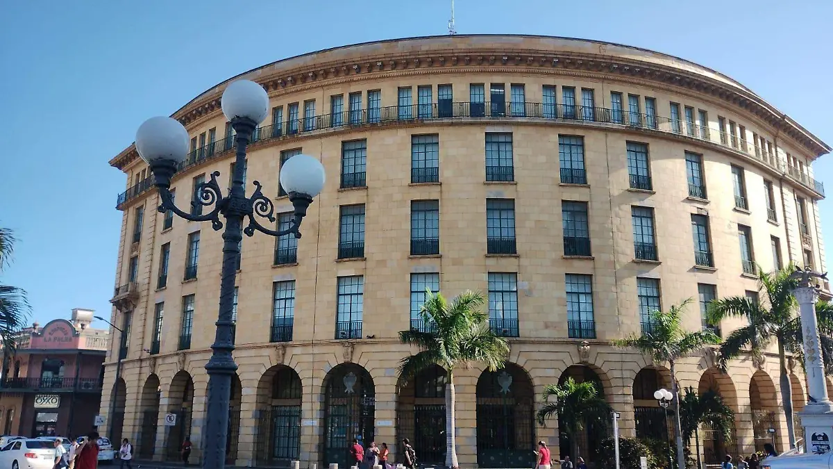 Hay otros tres edificios iguales en el mundo y juntos forman una circunferencia