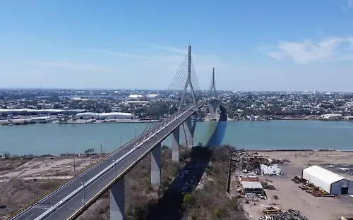 El Puente Tampico es considerada una de las obras más emblemáticas de este puerto y podría tener un parque debajo de él Vladimir Meza Archivo