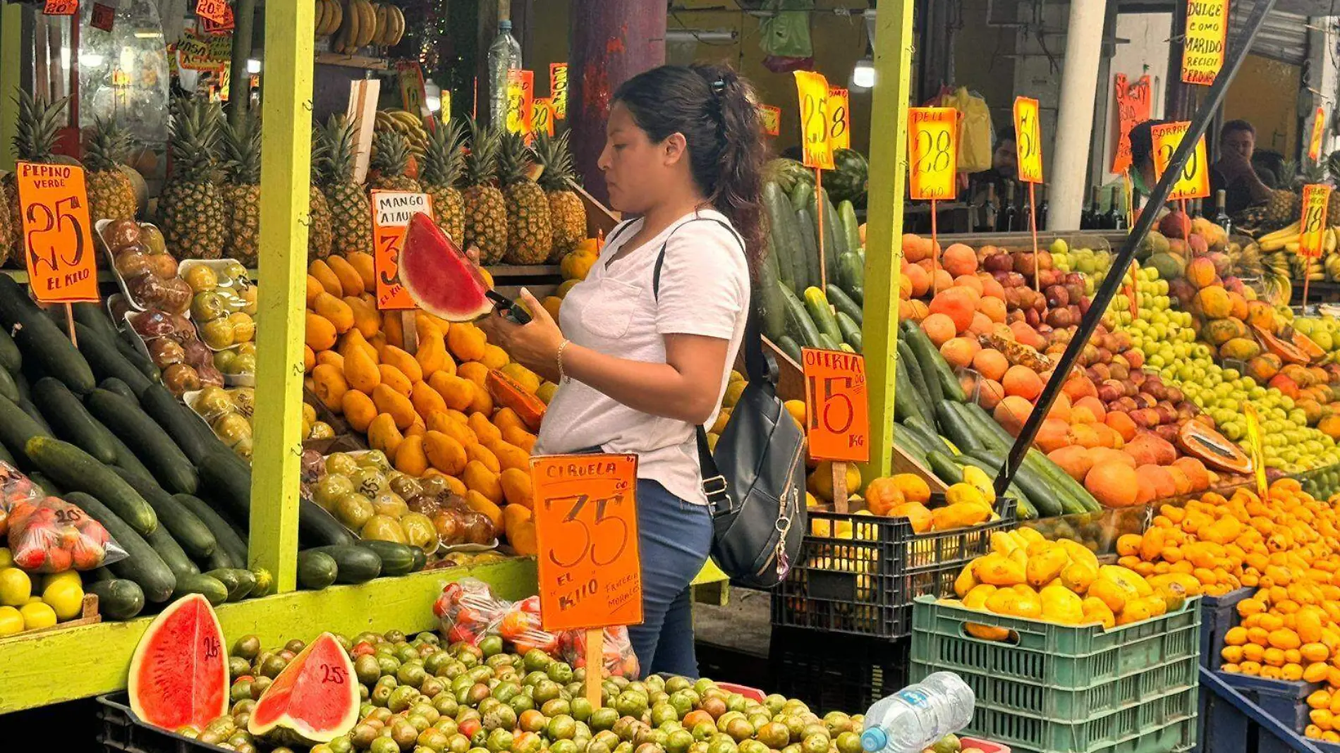 Bajas las ventas en mercados y tianguis de la zona