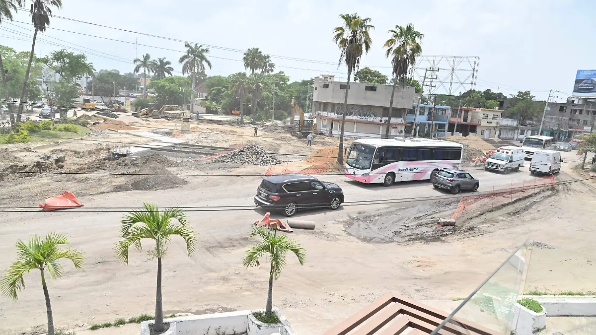 Analizan sanción a la empresa que construye la glorieta en bulevar López Mateos
