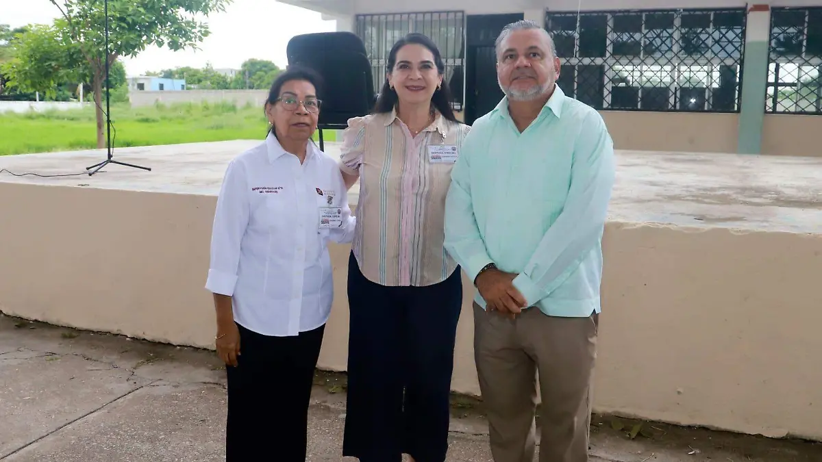 Destacaron la importancia de que recorra las escuelas para verificar las necesidades