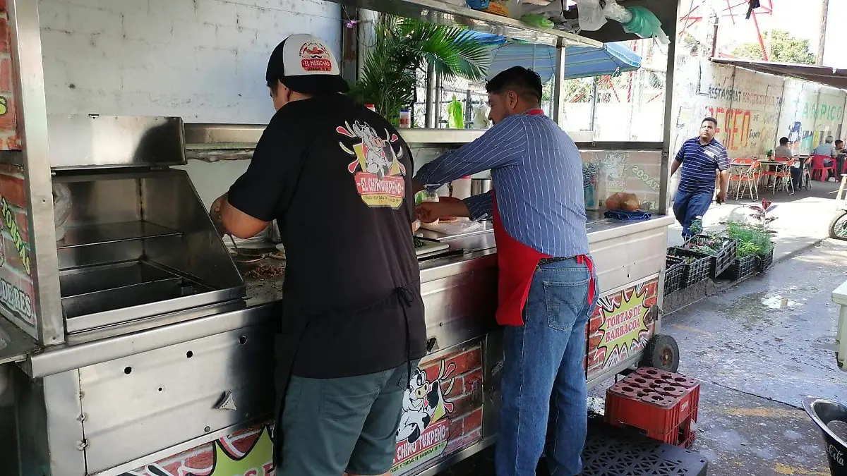 Manuel Martínez, vendedor de tortas y tacos de la barbacoa