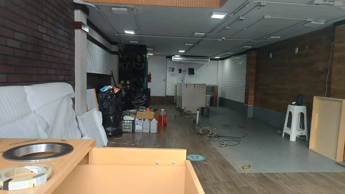 El cierre comenzó el día de 10 de julio, y un día después sacaron todo el mobiliario
