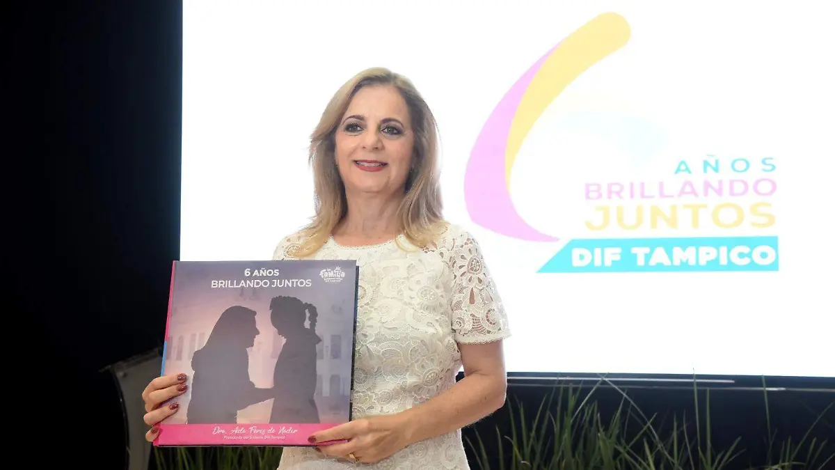 El libro destaca todos los logros que en materia de asistencia social 