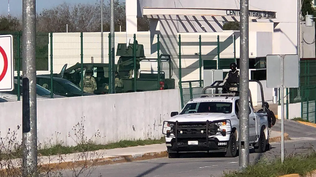 Elementos de seguridad resguardaron a migrantes