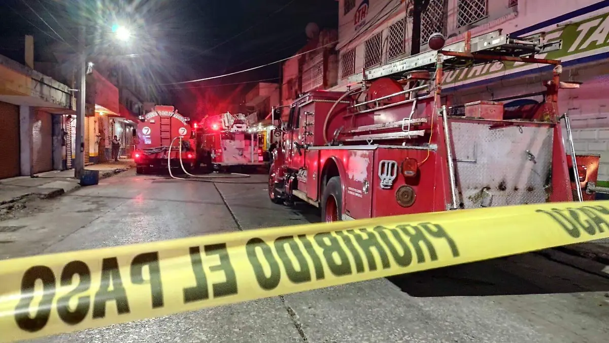 Incendio de una vivienda en la zona centro de Tampico Juan Hernández (3)