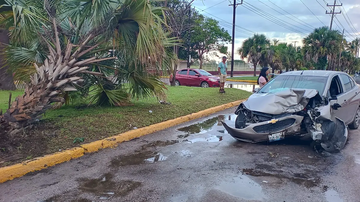 La unidad accidentada quedó en sentido contrario a la circulación a la que se desplazaba