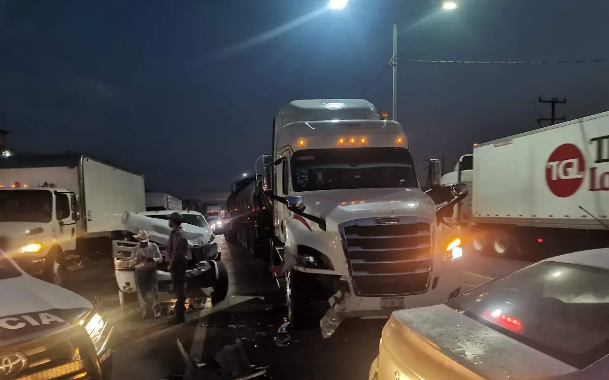 Peregrinos se accidentan al chocar con tráiler en Tampico Alto, Veracruz Protección Civil (1)