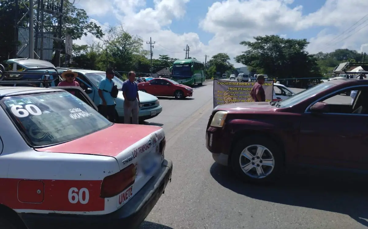 Pésimo estado de la carretera federal Alazán-Canoas en el tramo Pánuco Tantoyuca
