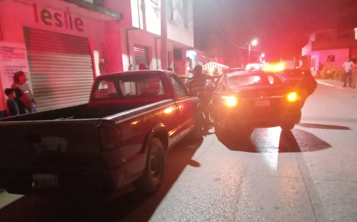 Le da un infarto, choca y muere en calle de Altamira 