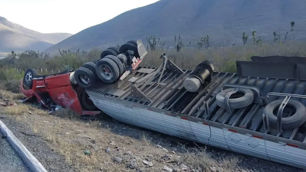 Volcadura de tráiler cargado de limones en Tamaulipas venía desde Atotonilco, Jalisco SSPT (1)