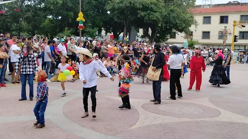  Pánuco da inicio con la primera ofrenda y danzas tradicionales Gustavo García (1)