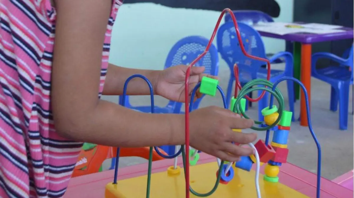 Los menores seguirán su educación en lo que esperan el asilo de Estados Unidos 