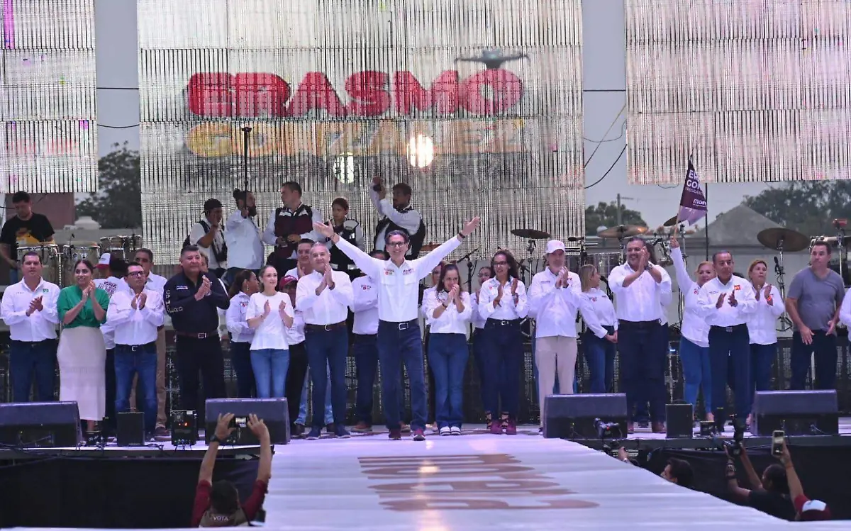 Más de 10 mil personas en el cierre de campaña de Erasmo González Alejandro del Ángel (3)