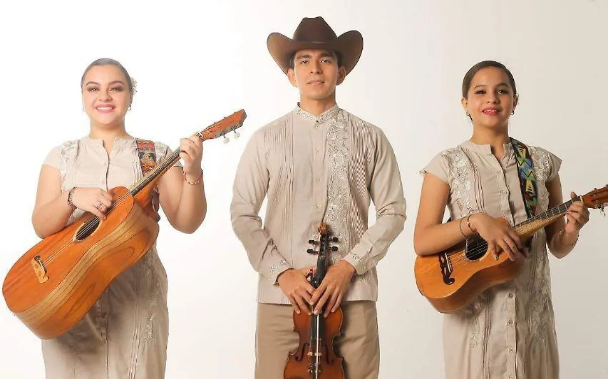 Facebook @TrioHuastecoGirasoles