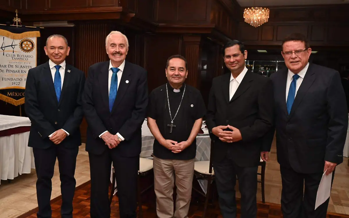 Obispo de Tampico celebra con rotarios de Tampico el Día de San Valentín | Alejandro del Ángel 