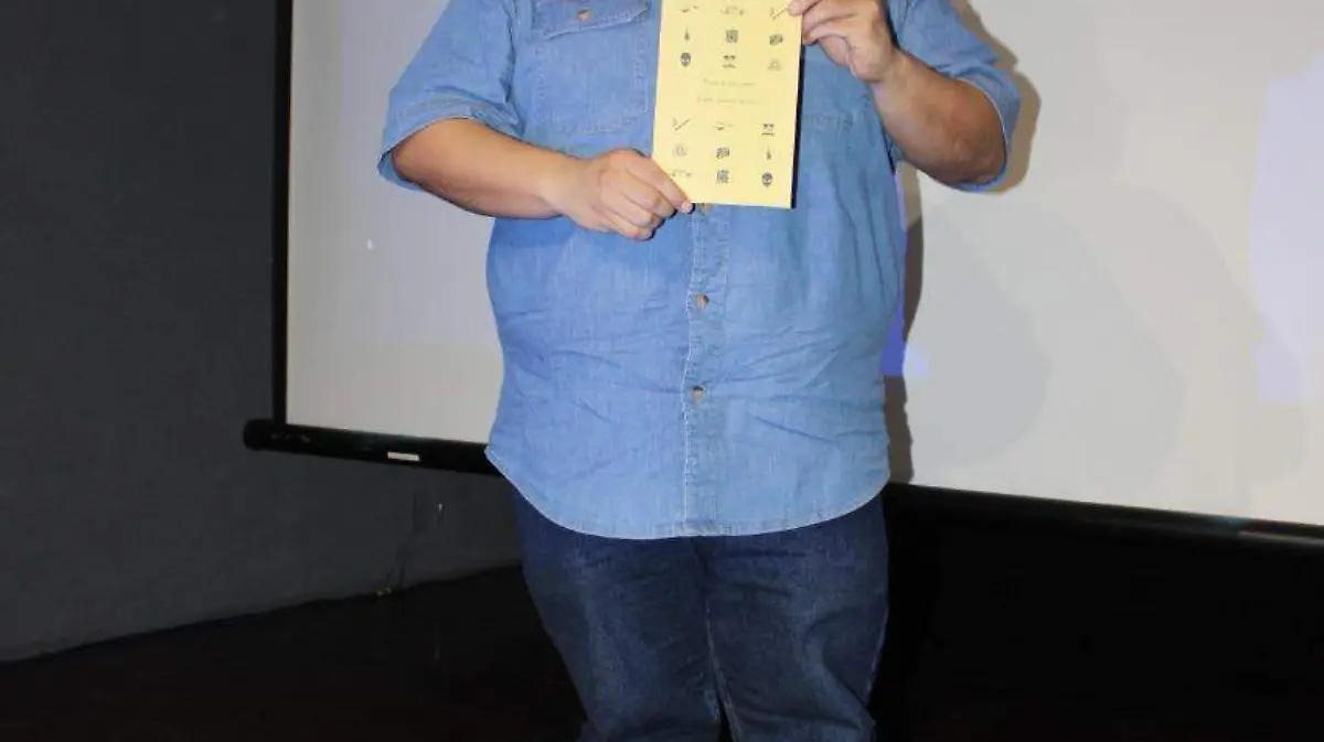 Redactor de El Sol de Tampico presenta su libro