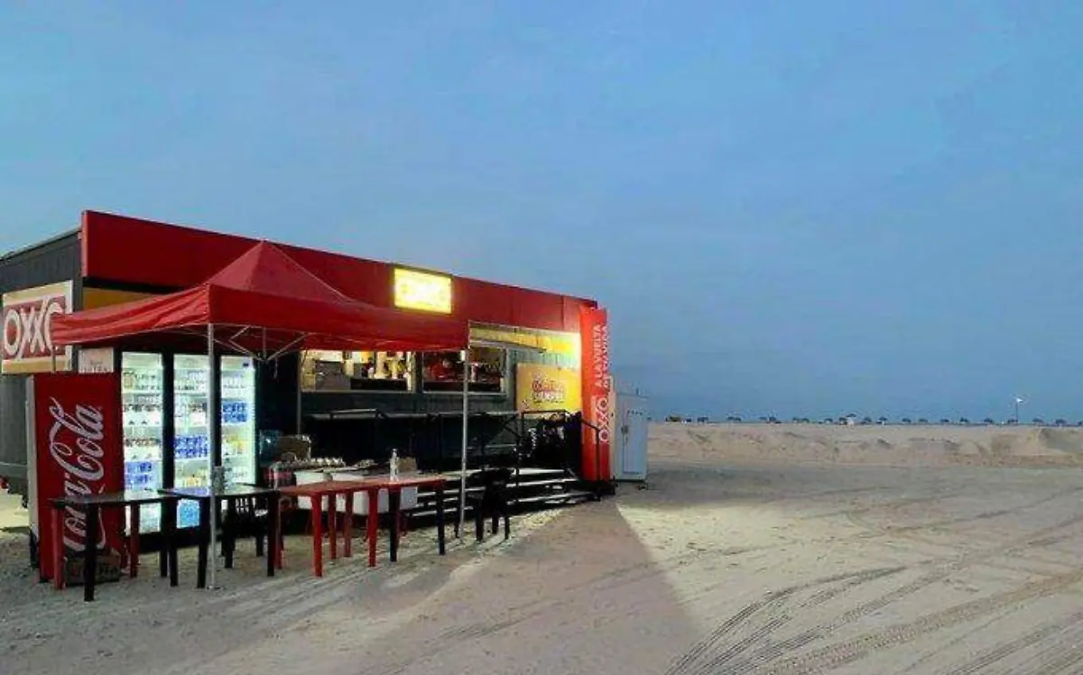 Llega a playa Tesoro Oxxo portátil 