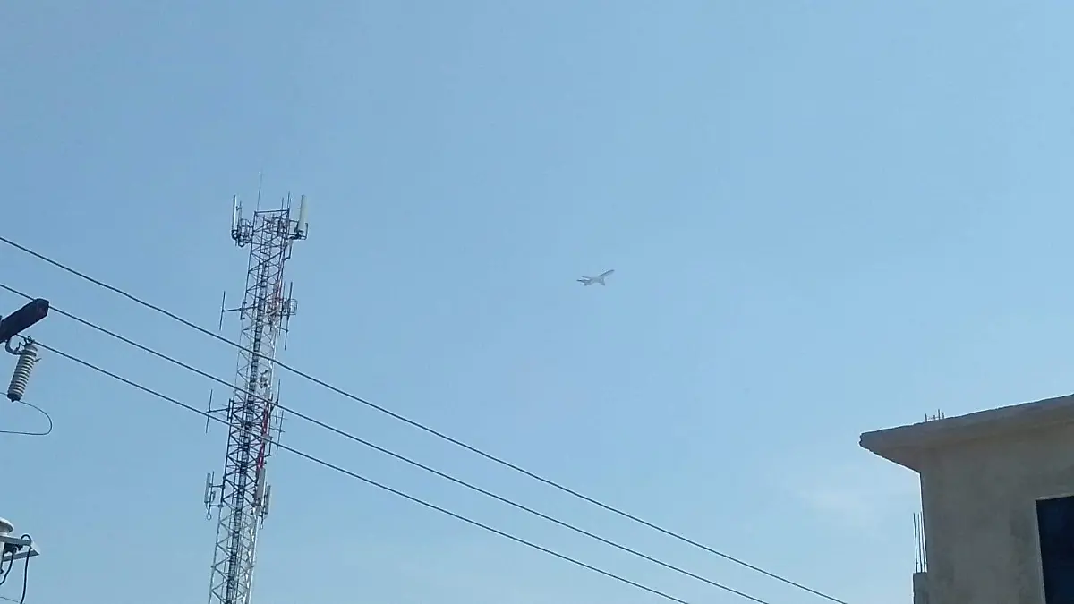 Le toman foto a la aeronave que circulaba por el sur de Tamaulipas Rodolfo Cortés