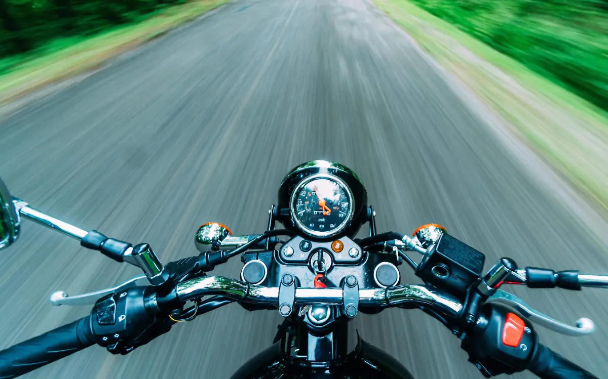 Hombre muere en su motocicleta tras ser embestido en avenida de Altamira 