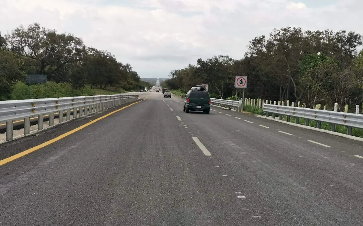 Motociclista muere y su acompañante lucha por su vida 