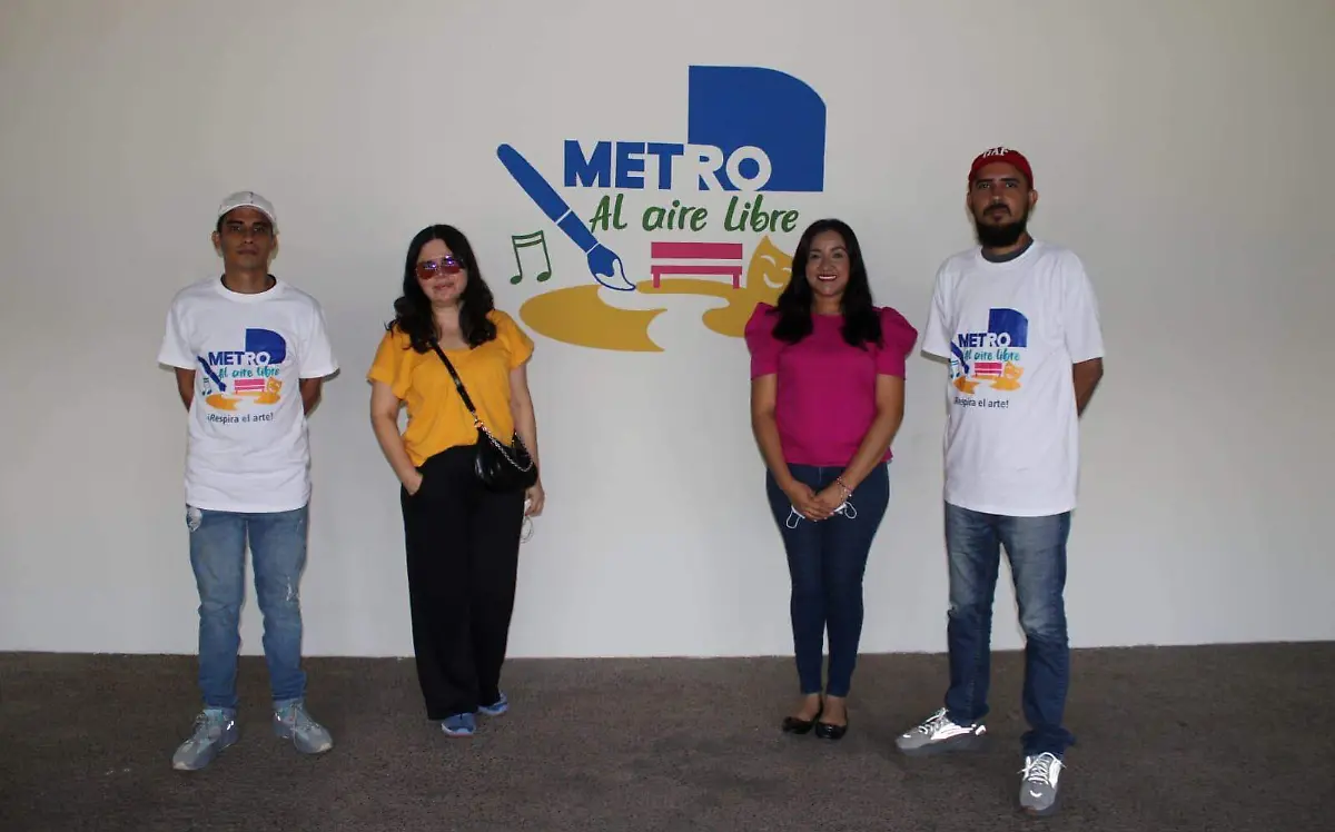 Inauguran exposición fotográfica en la galería urbana del Metro Víctor de Sampedro  (5)