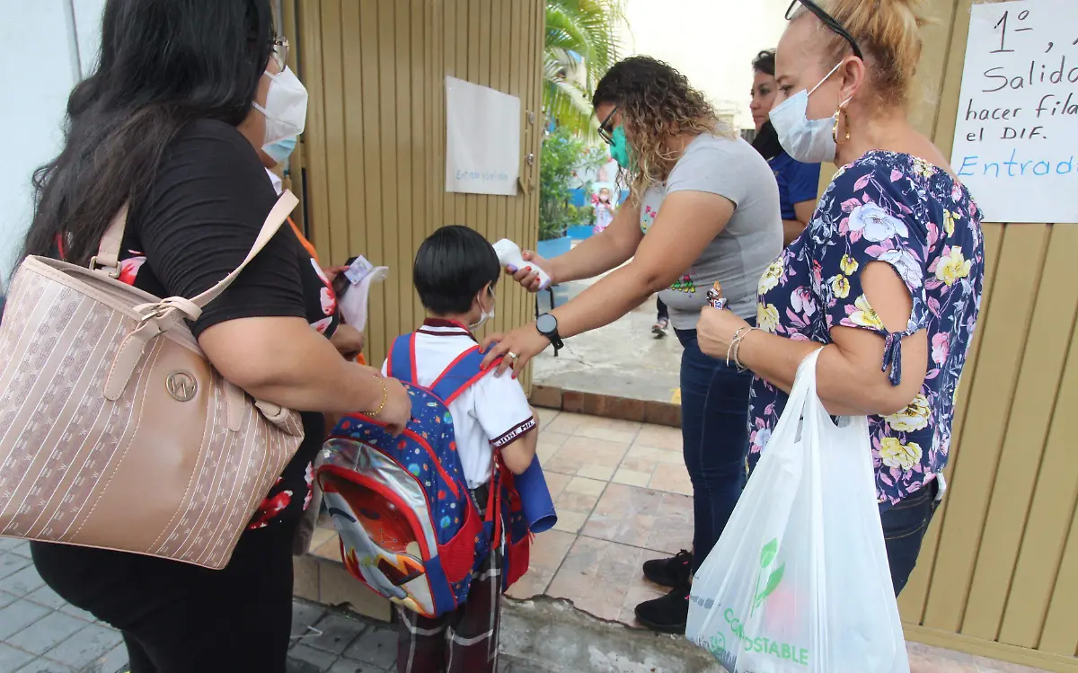 Continúan aplicando filtros en escuelas de Tamaulipas para prevenir contagios de Covid-19 José Luis Tapia
