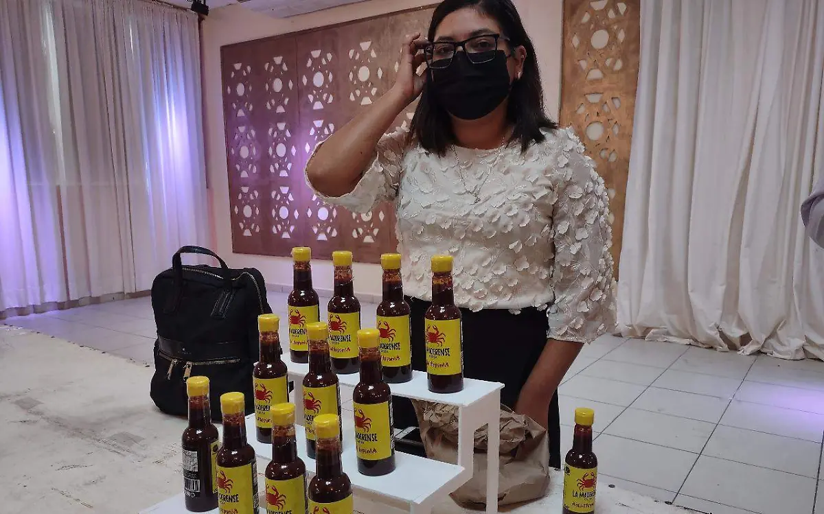 Presentan la salsa La Maderense