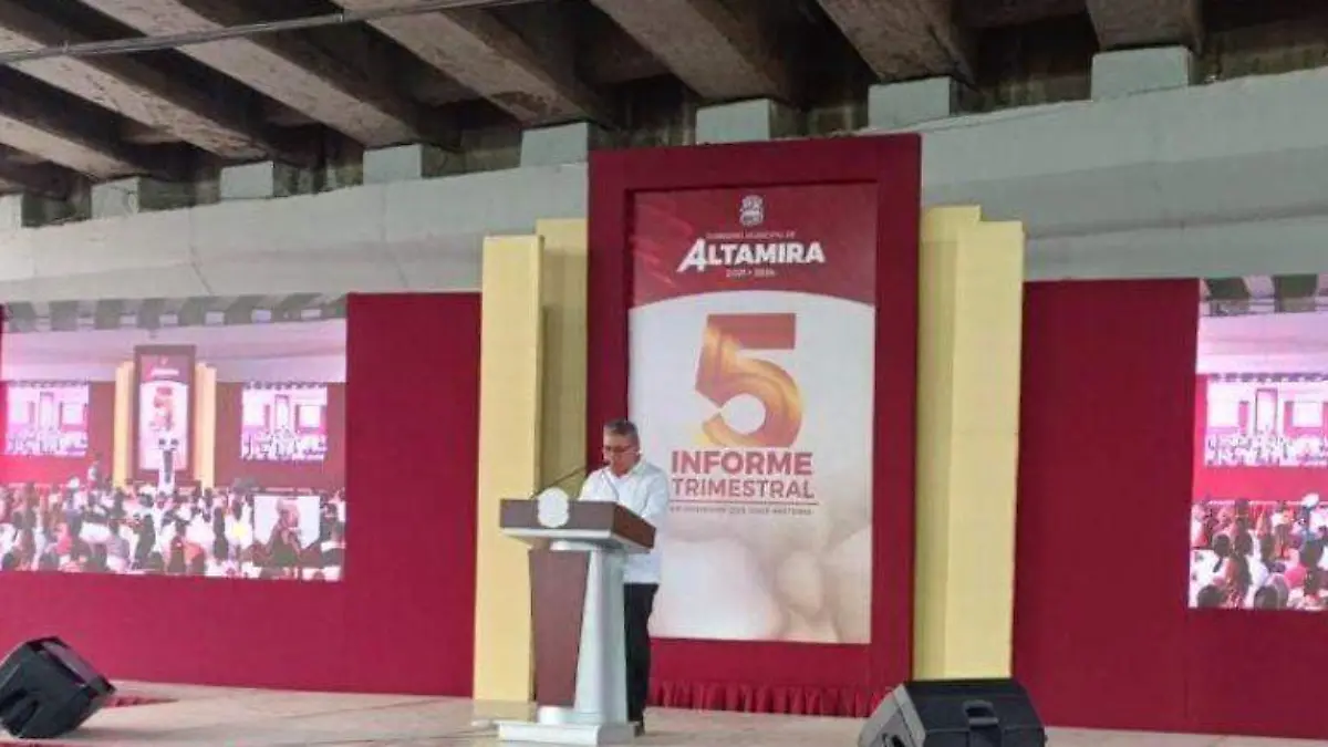 Armando Martínez realiza quinto informe de gobierno 