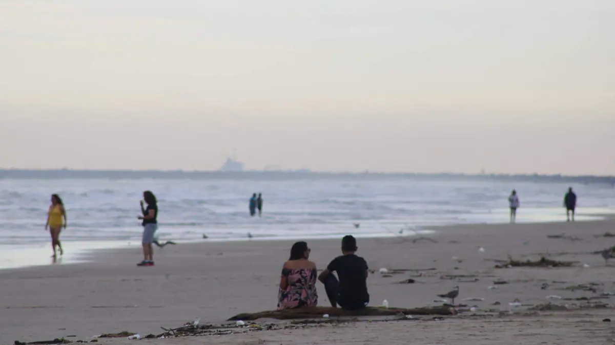 Mantienen vigilancia en playa Miramar por marea roja 