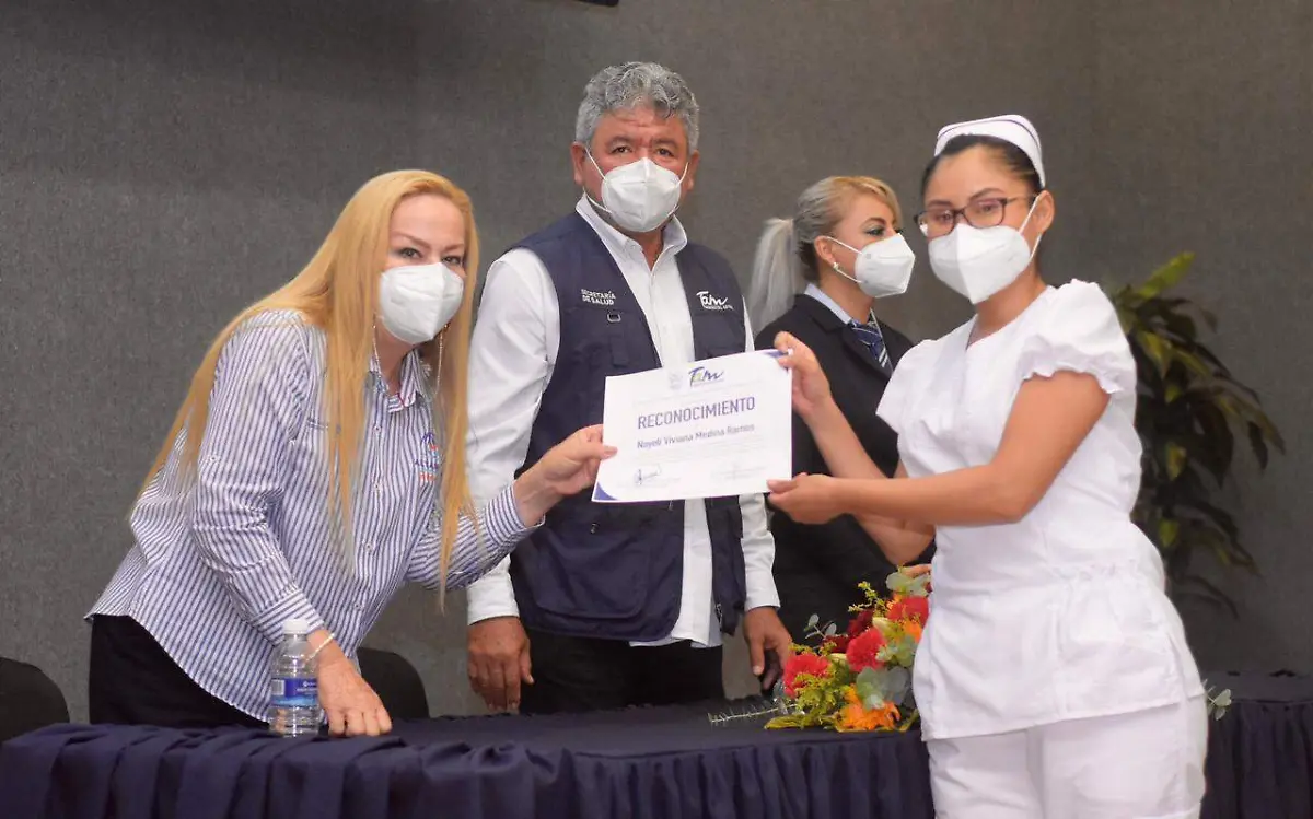 Condecoran a personal médico de Altamira, han trabajado en Covid