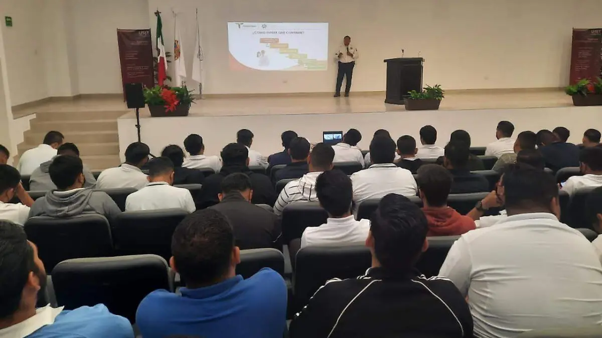 La plática fue enfocada a los varones, sin embargo, tuvo el propósito de erradicar la violencia de género y alertar sobre los riesgos de tener una "relación tóxica"