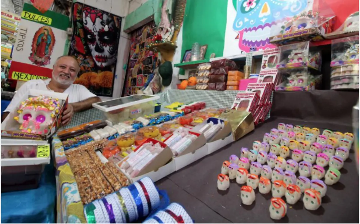 Joel Guerrero sigue con el negocio en el mercado del puerto jaibo