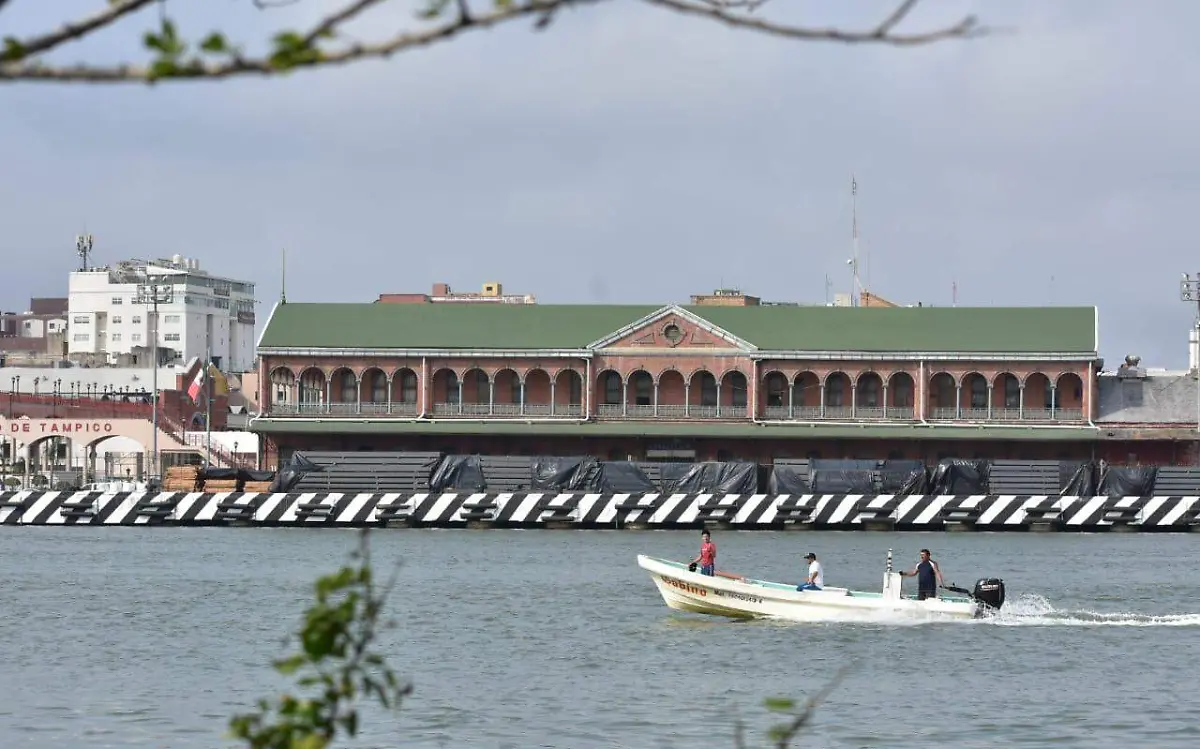 Pie. El puerto de Tampico comenzó sus trabajados de dragado del canal | Alejandro del Ángel.