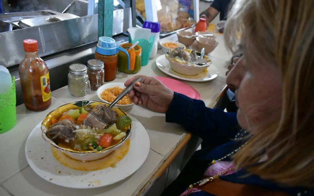La comida corrida nunca dejará de ser "una tradición" en la zona | Alejandro del Ángel
