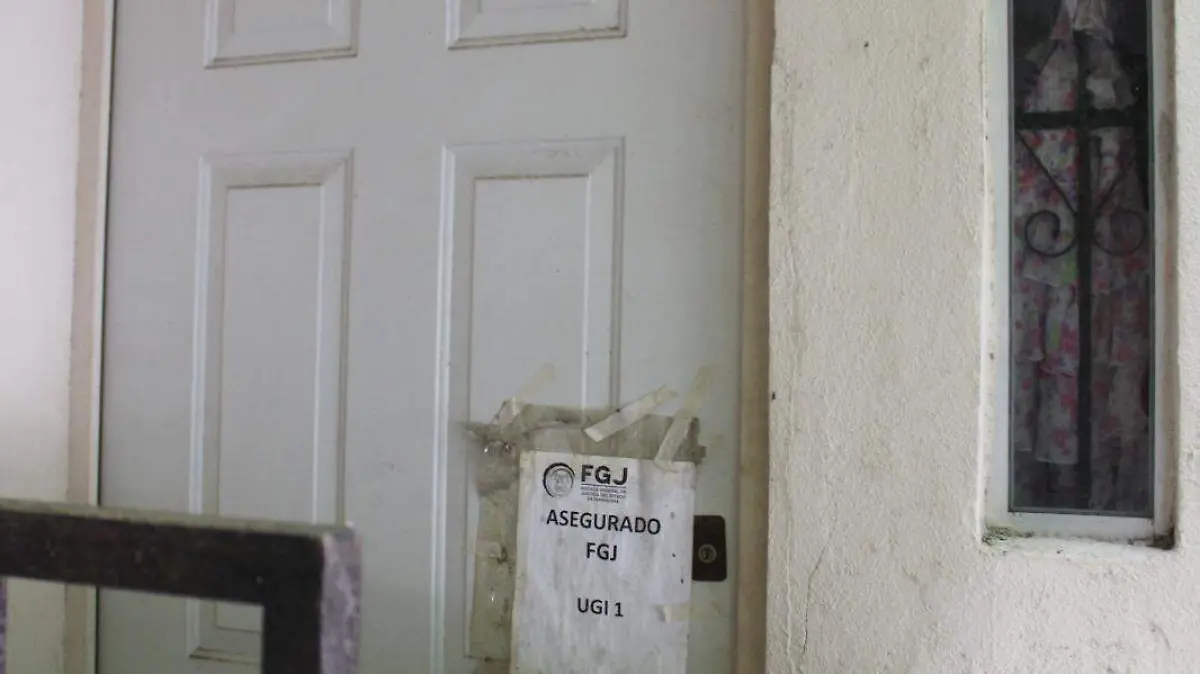 Jaloneos de puertas de las casas habitación, el paso sombras y muchos ladridos de perros por la noche es lo que escuchan vecinos