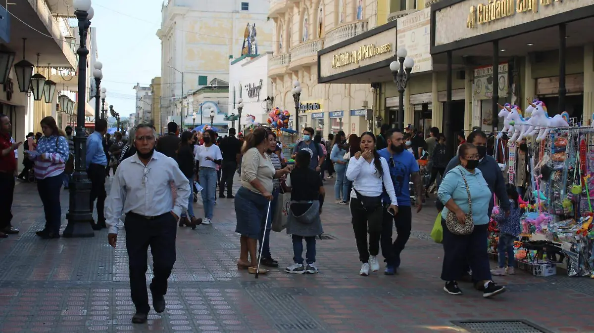 Compras de Navidad reactivan economía de negocios de Tampico
