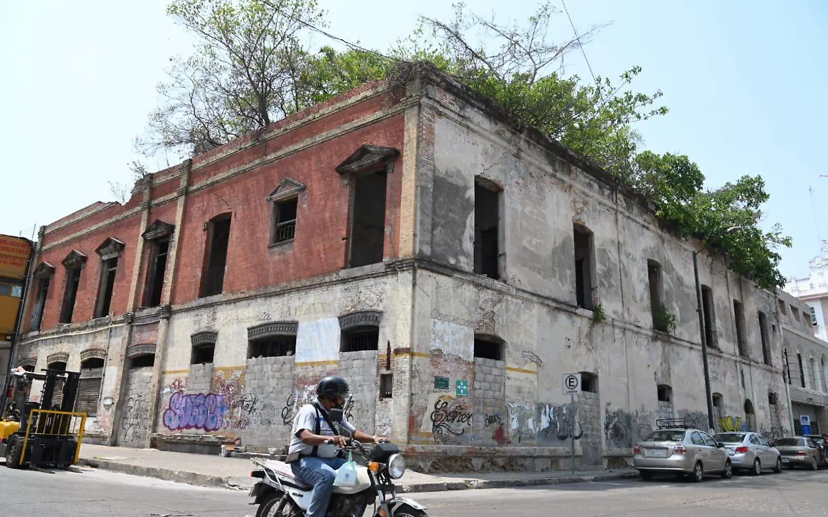 Edificios abandonados en Tampico Alejandro del Ángel (2)