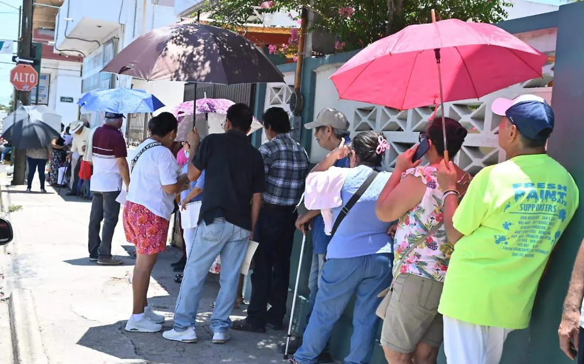 Adultos mayores ya cobrarán su pensiones con las tarjetas de Bienestar