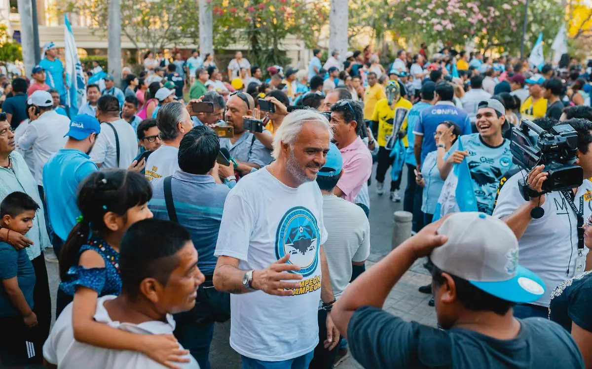 Andrés Arraiga, suple a Enrique Ballido 