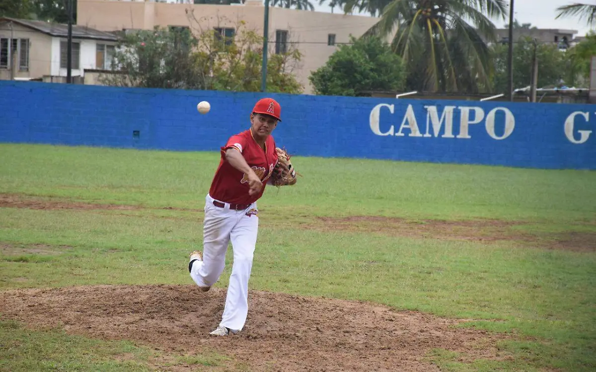 Béisbol de Tampico, deportivos socios le gana a Deportivo Reyes Héctor Rivera (5)