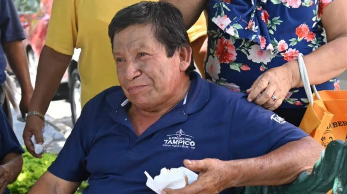Celebran con pastel cumpleaños de bolero de Tampico