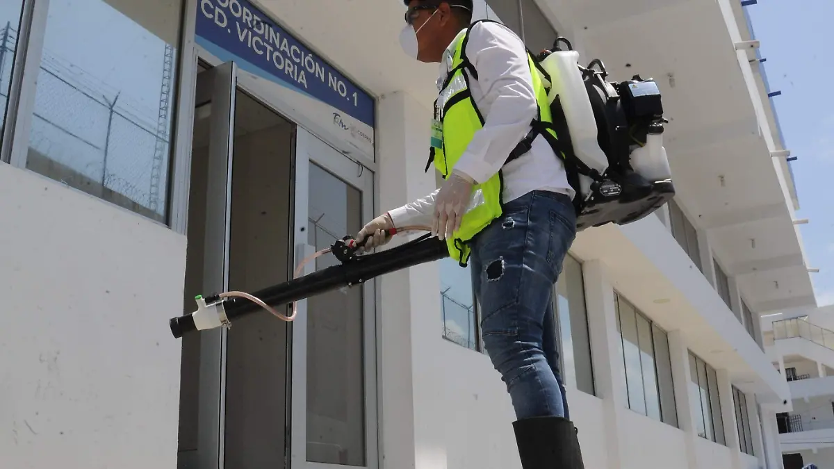 COE-001-2020.-COEPRIS pone en marcha programa de sanitización en espacios públicos (2)