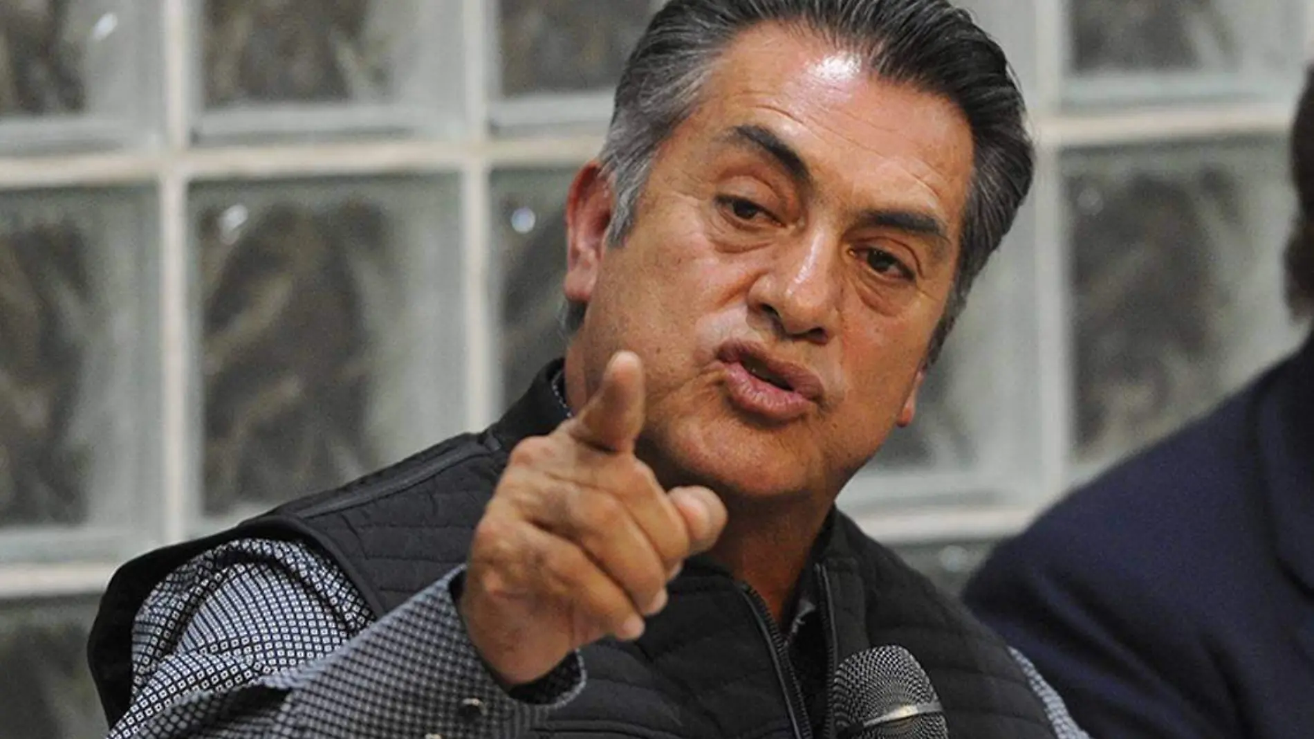 JAIME-RODRIGUEZ-EL-BRONCO-(2)