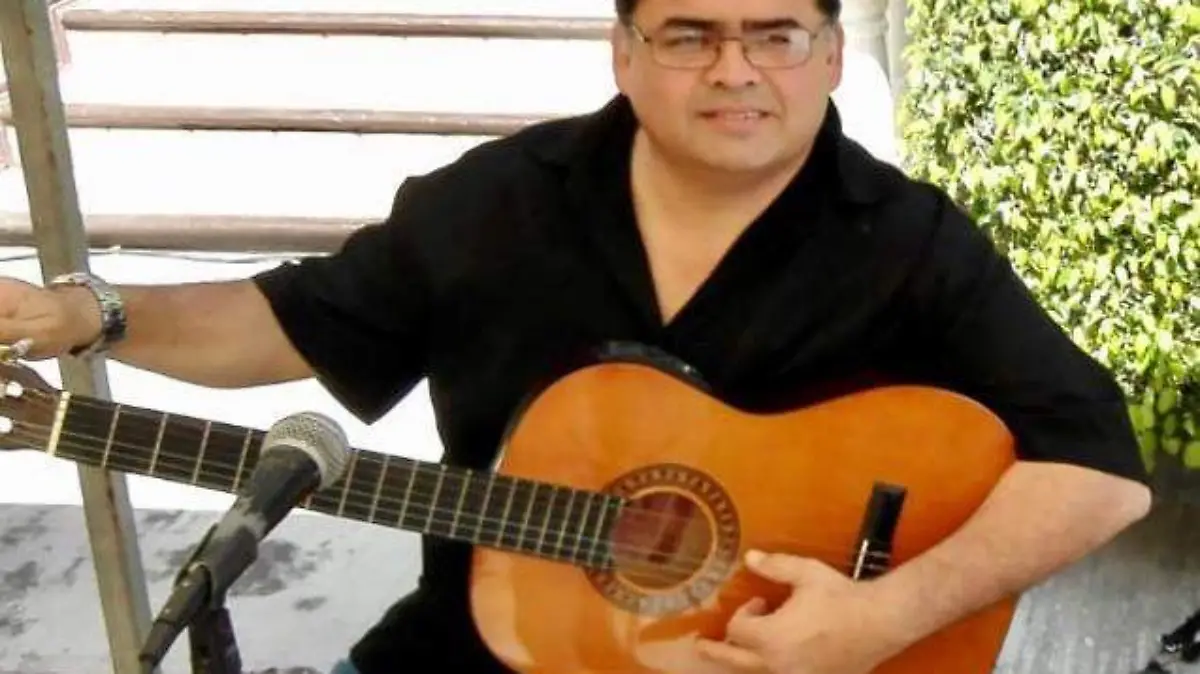 MUSICO ARTURO GONZALEZ