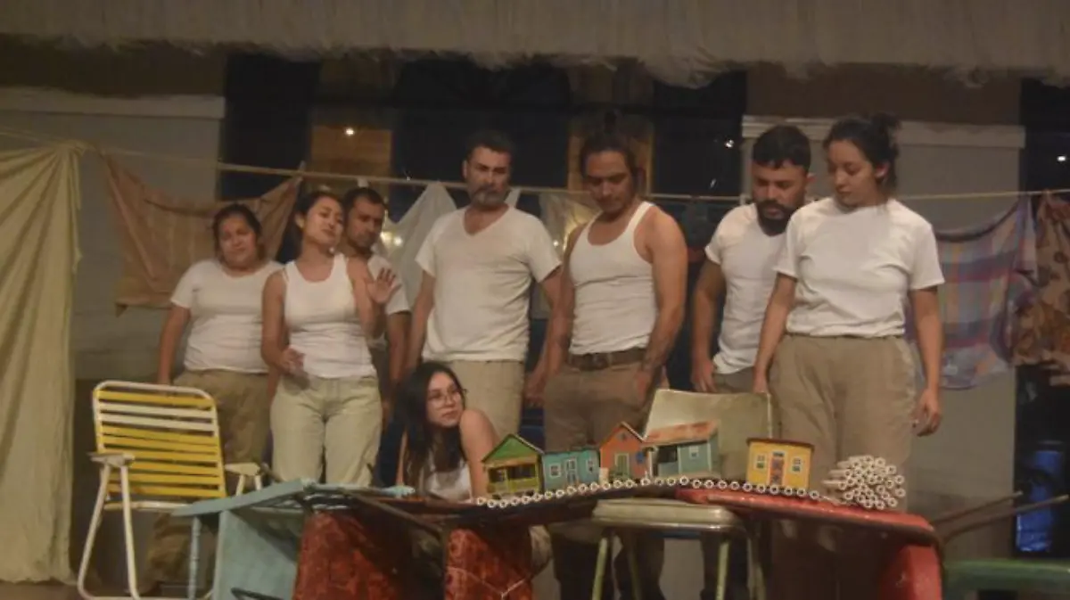 Una de las escenas de la Obra "Muy cerca del Mar, Instante 1. El Peri"