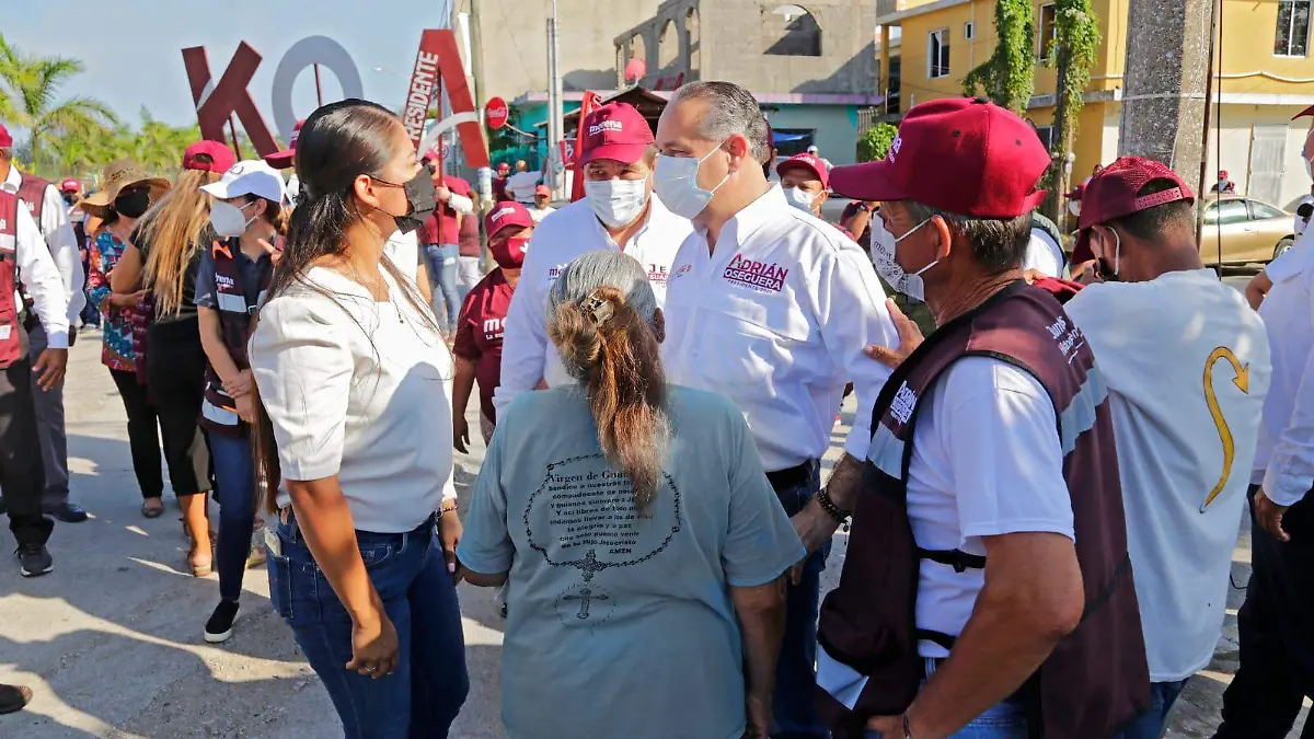 Adrian Oseguera en campaña